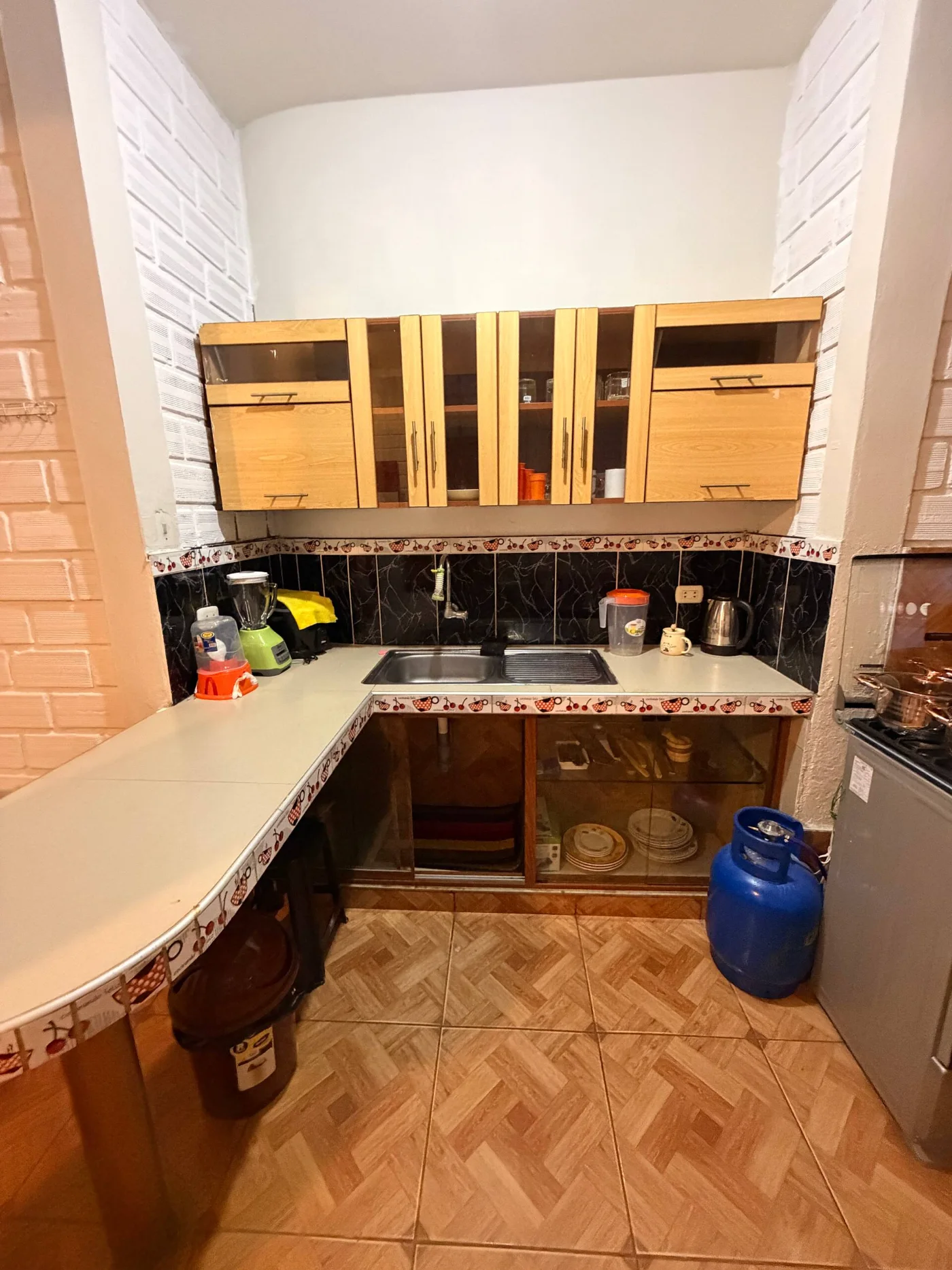Cocina con repisas